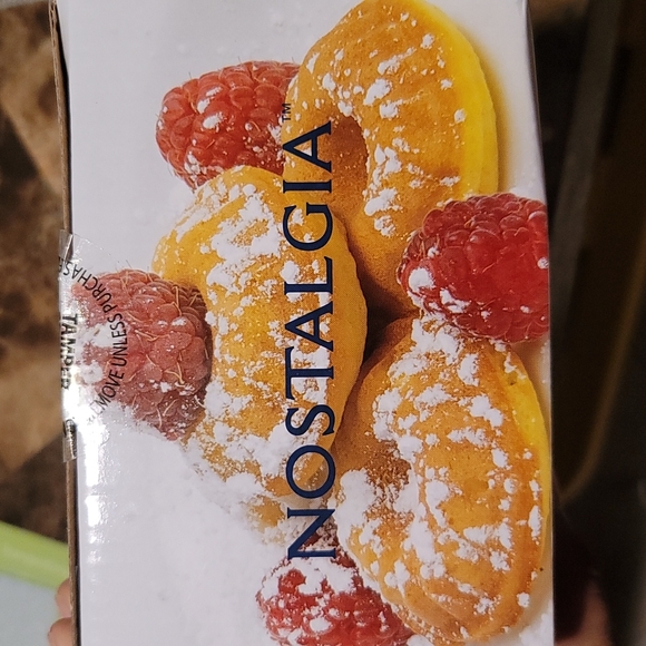 Nostalgia my mini lava and bundt cake 5 in - Picture 4 of 7